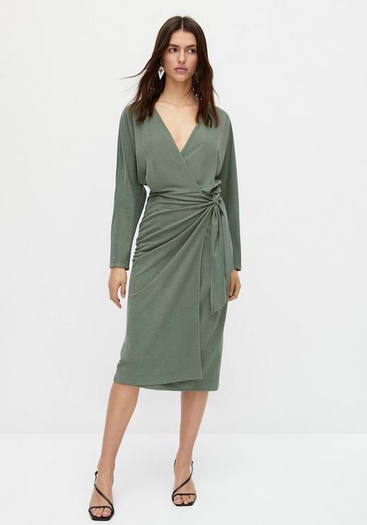4 vestidos por menos de 40 euros que no puedes dejar pasar en las rebajas de Massimo Dutti