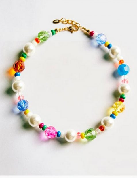 Pulsera realizada en abalorio de colores de Zara / Zara