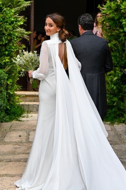 Luc&iacute;a Pombo y su padre en su boda / Gtres