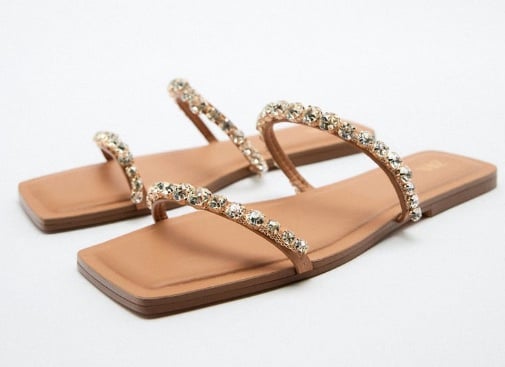 Sandalias con brillos de Zara