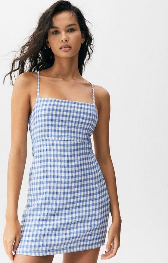 El vestido vichy de Pull&Bear con la espalda descubierta m&aacute;s solicitado de las rebajas