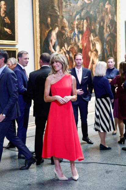 Bego&ntilde;a G&oacute;mez en el museo del Prado / Gtres