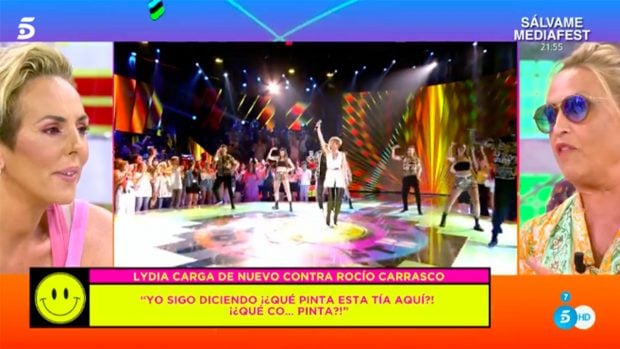 Roc&iacute;o Carrasco y Lydia Lozano en el plat&oacute; de 'S&aacute;lvame' / Telecinco