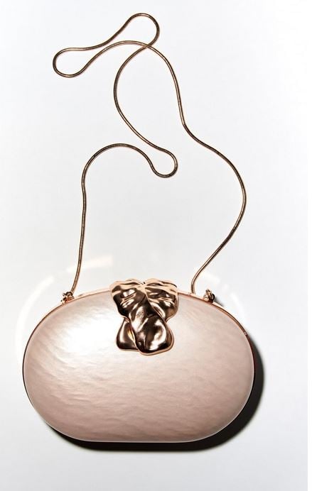 El bolso de n&aacute;car de Zara que va a solucionarte tu pr&oacute;xima boda