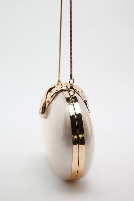 El bolso de n&aacute;car de Zara que va a solucionarte tu pr&oacute;xima boda