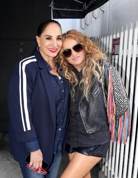 Susana Dosamantes y Paulina Rubio posando / Gtres
