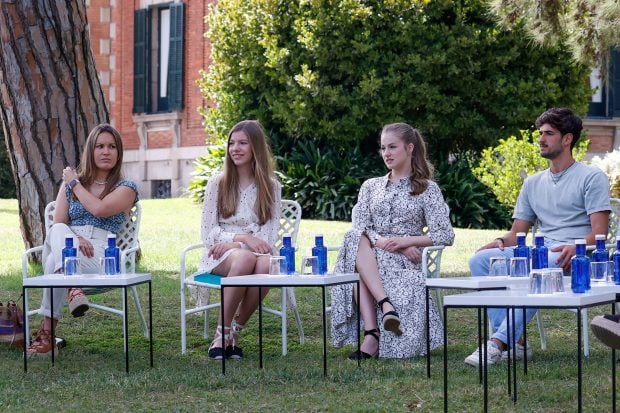 La Princesa Leonor y la Infanta Sof&iacute;a en un taller / Gtres