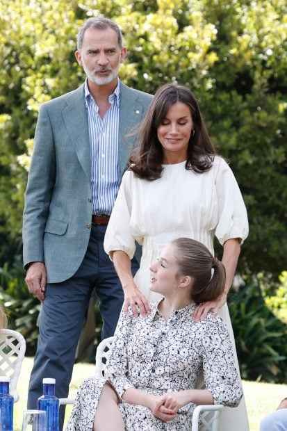 Los Reyes y la Princesa Leonor en un taller / Gtres