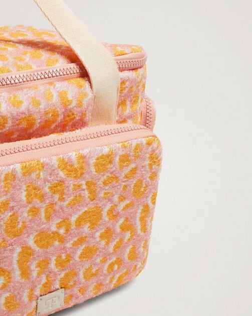 La nevera animal print de Parfois que est&aacute; a nada de agotarse