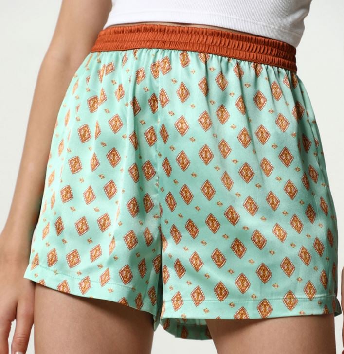 Los shorts satinados de Lefties para llevar con unas cu&ntilde;as