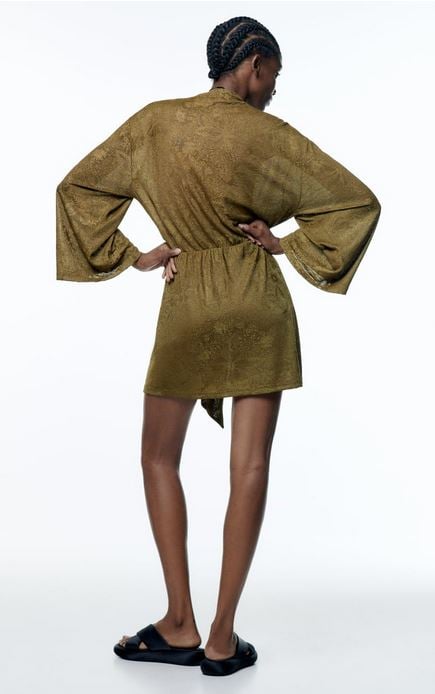 Zara lanza el vestido jacquard m&aacute;s exitoso pero en versi&oacute;n corto