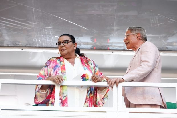 Mar&iacute;a del Monte y Boris Izaguirre en el Orgullo / Gtres
