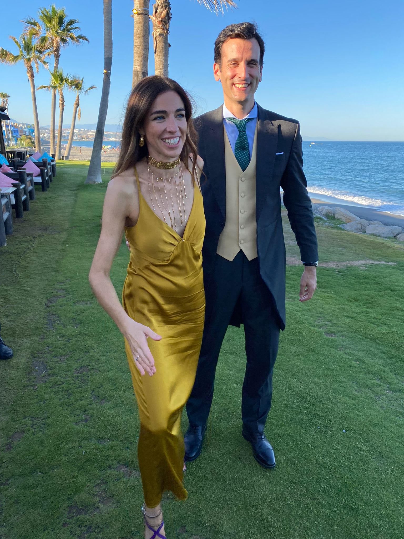 El incre&iacute;ble choker de la invitada que m&aacute;s brill&oacute; en la boda del primo de Tamara Falc&oacute;