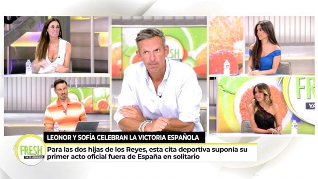 Joaqu&iacute;n Prat con el resto de colaboradores en 'Ya es mediod&iacute;a' / Telecinco