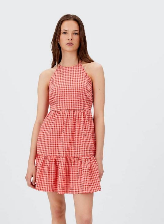 El vestido vichy con espalda descubierta de Stradivarius que hace 'tip&iacute;n'