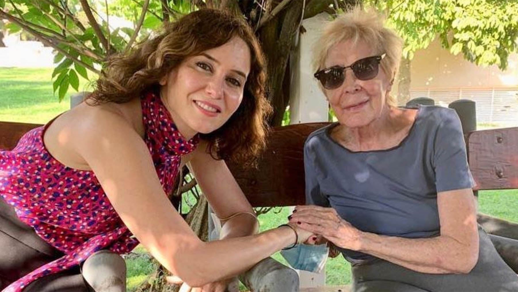Isabel D&iacute;az Ayuso y Concha Velasco / Instagram