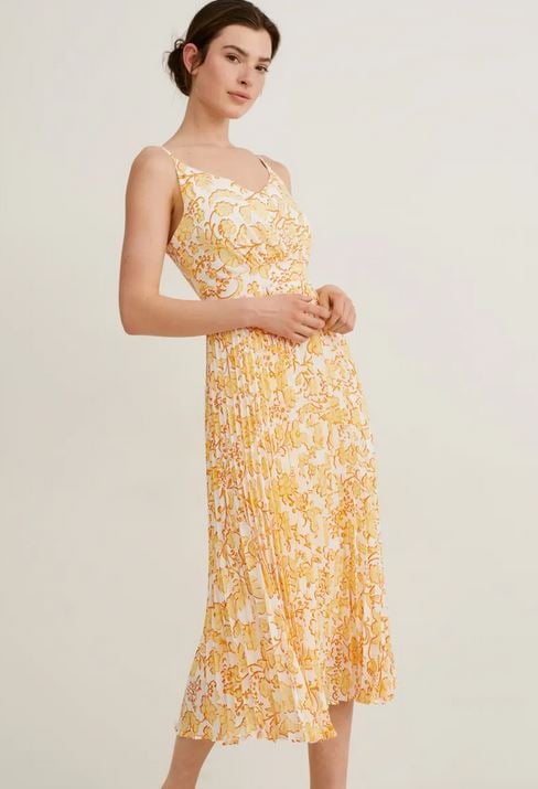 El vestido plisado de C&A para una comida de fin de semana con los de siempre