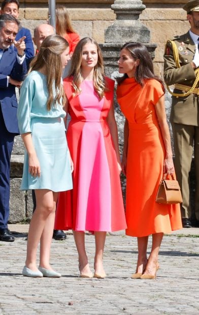 Do&ntilde;a Letizia junto a sus hijas, la Princesa Leonor y la Infanta Sof&iacute;a / Gtres
