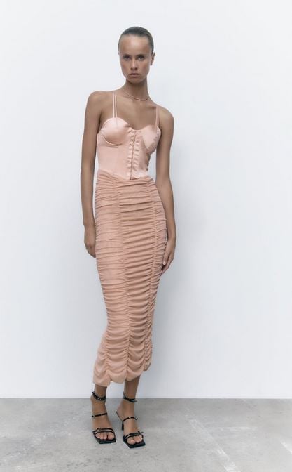 El vestido de tul de Zara con el que arrasar en una fiesta de noche