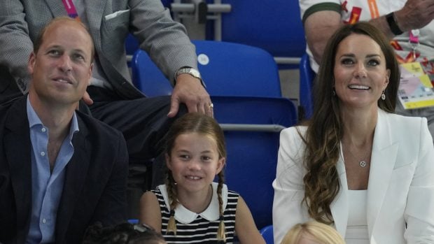 Los duques de Cambridge junto a su hija Charlotte / Gtres