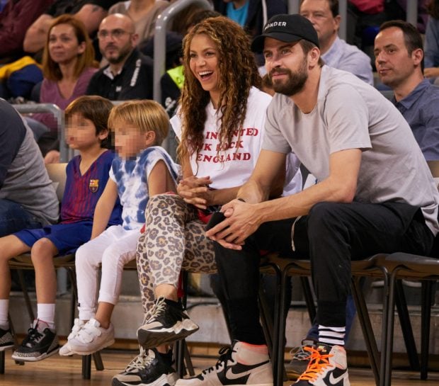 Shakira y Piqu&eacute;, junto a sus hijos / Gtres
