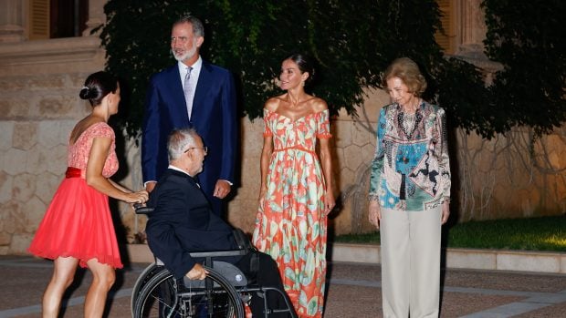 El Rey Felipe junto a la Reina Letizia y do&ntilde;a Sof&iacute;a / Gtres