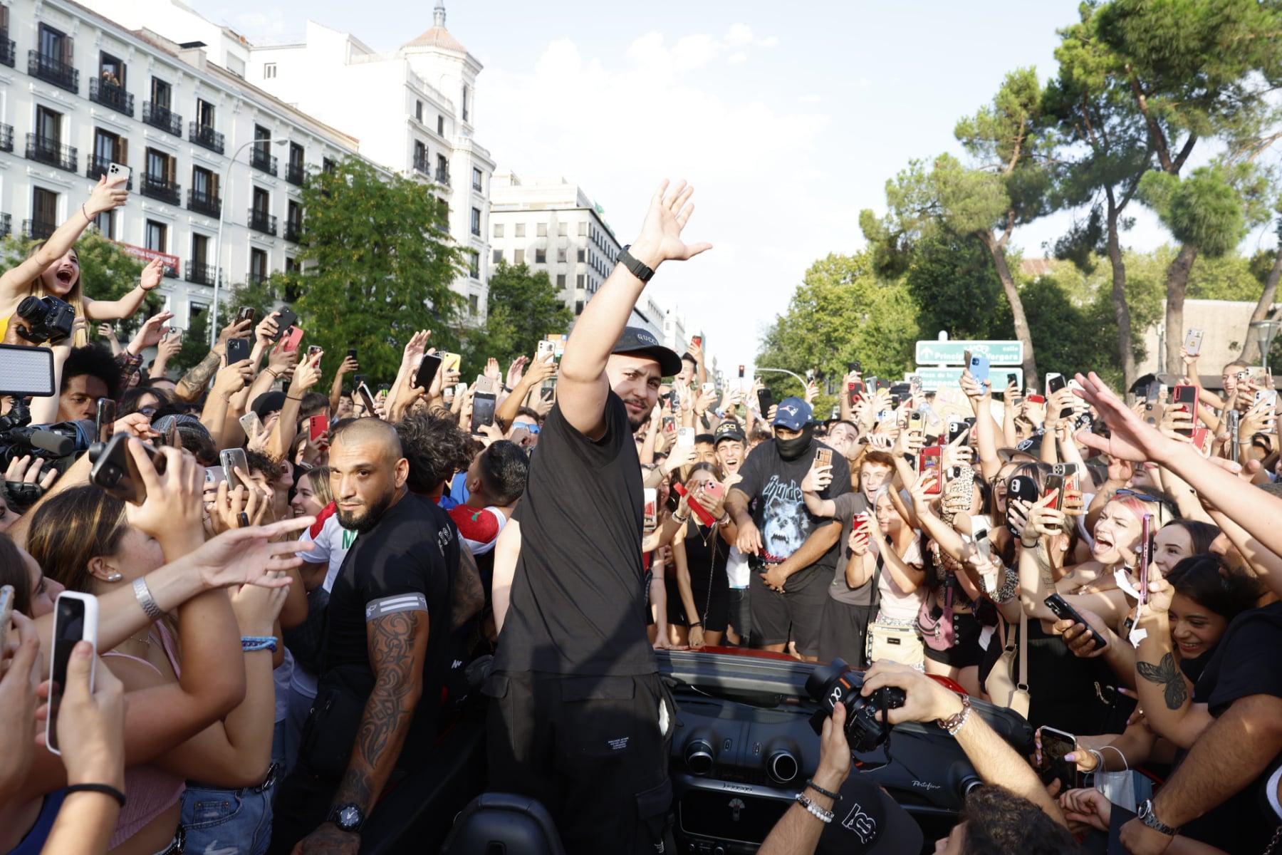 Omar Montes, a bordo de un descapotable / Gtres