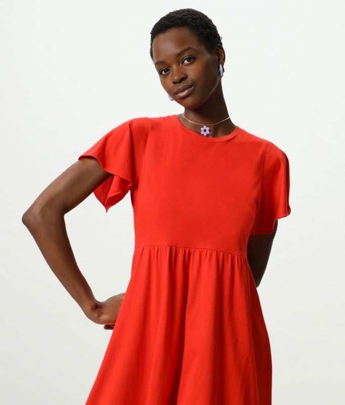 El vestido b&aacute;sico de Lefties por 7 euros para ir a la playa o dar un paseo