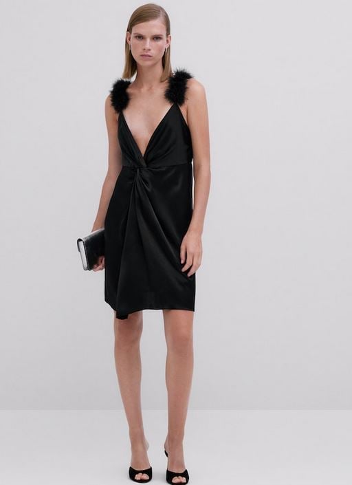 El vestido de tirantes con plumas de Massimo Dutti para un c&oacute;ctel