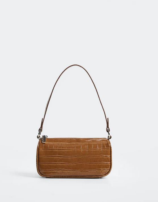 El bolso efecto cocodrilo de Mango para llevar lo justo y necesario en una noche de chicas