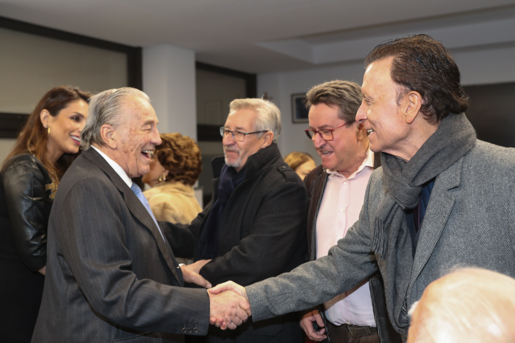 Ortega Cano y Victoriano Valencia, salud&aacute;ndose / Gtres