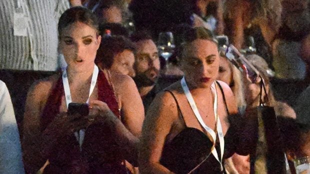 Roc&iacute;o Flores y Marta Riesco en Marbella / Gtres