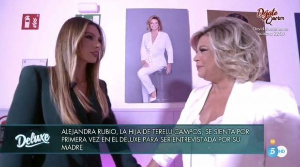 Terelu Campos presentando el 'Deluxe' / Telecinco