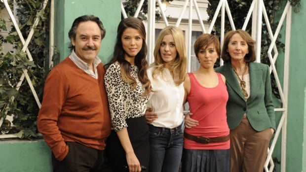 Santiago Ramos junto a Maribel Rivera, Juana Acosta, Nausicaa Bonnin y Alexandra Jim&eacute;nez / Gtres