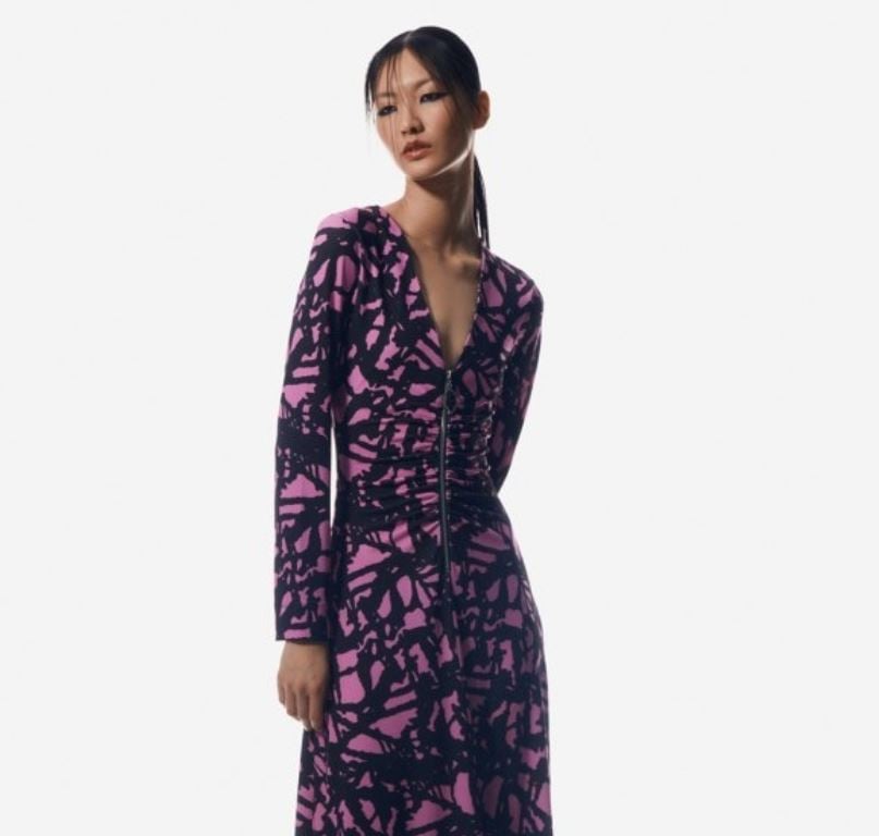 No busques m&aacute;s: este es el vestido que necesitas para una boda en oto&ntilde;o y es de Sfera