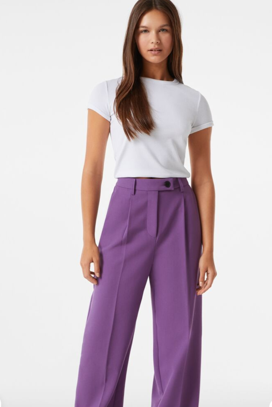 El traje morado de Bershka para ir con estilo a la vuelta al trabajo