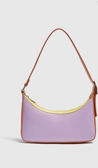 El bolso de hombro de Pull&Bear multicolor que va a fichar Mar&iacute;a Pombo