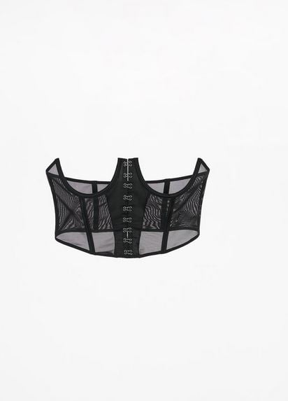 El cors&eacute; de Zara para llevar sobre una camisa blanca igual que Roc&iacute;o Osorno