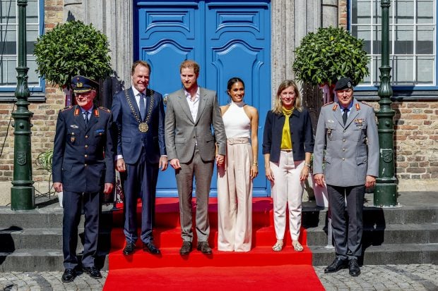 El pr&iacute;ncipe Harry y Meghan Markle en D&uuml;sseldorf / Gtres