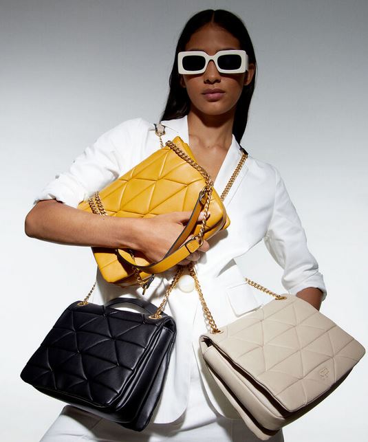 El bolso acolchado de Parfois que necesitamos en color mostaza
