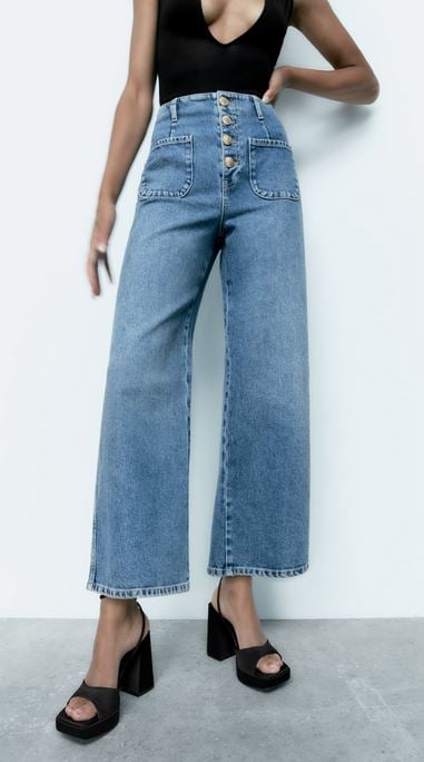Los pantalones leg cropped de Zara que hace efecto 'piernas largas&rsquo;
