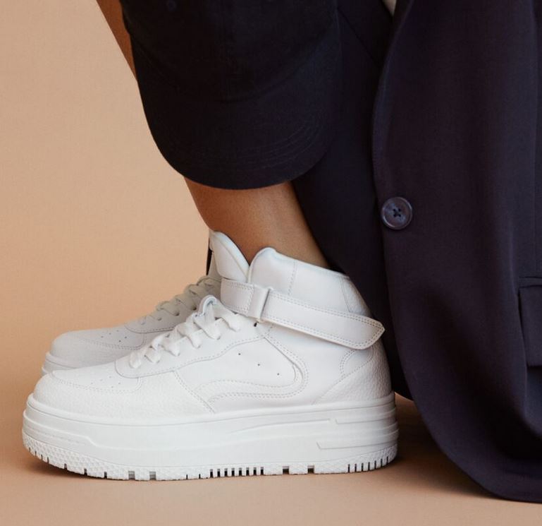 Las zapatillas de Bershka que te recordar&aacute;n a las m&iacute;ticas Nike