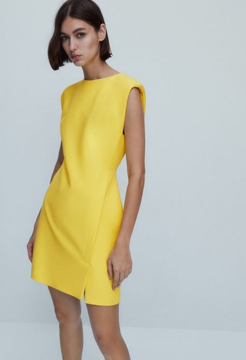 El vestido corto, amarillo y precioso de Massimo Dutti