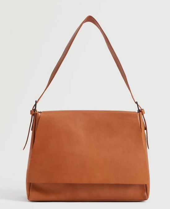 El bolso de piel de Mango Outlet donde poder llevar el port&aacute;til
