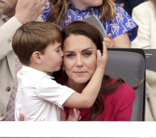 Kate Middleton con su hijo Louis / Gtres