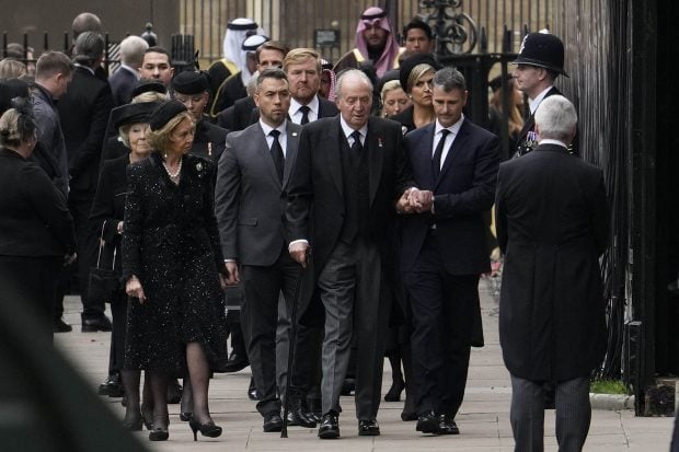 La Reina Sof&iacute;a en el funeral de Isabel II / Gtres