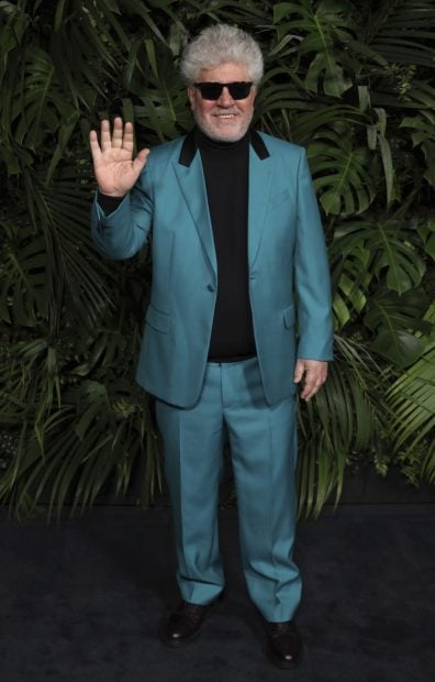 Pedro Almod&oacute;var saludando / Gtres