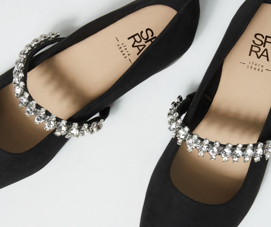 Zapatos planos con tira de strass para cuando est&eacute;s cansada de los tacones