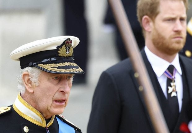 El pr&iacute;ncipe Enrique con Carlos III / Gtres