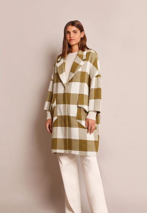 Amelia Bono arrasa con la chaqueta m&aacute;s espectacular de Scalpers